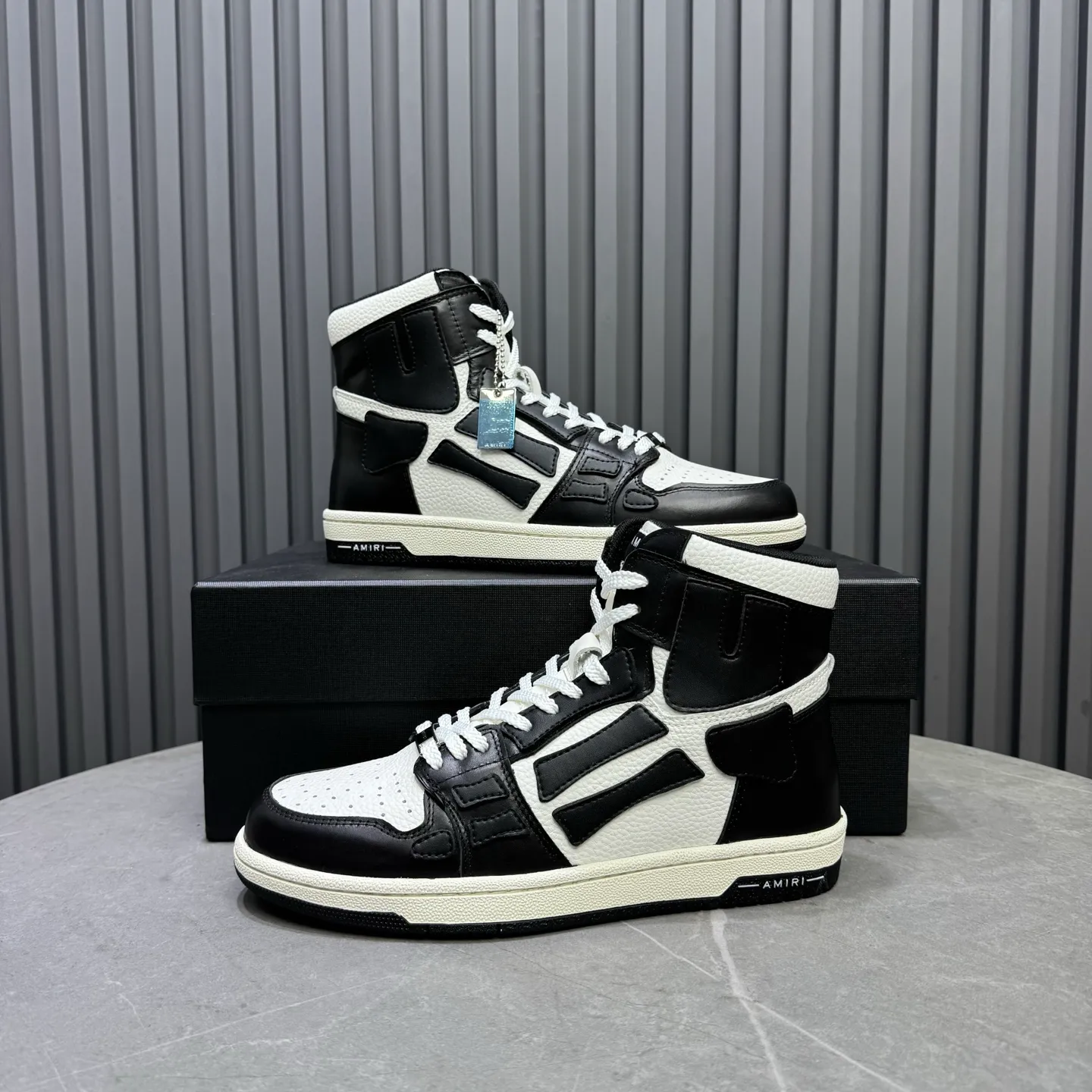 Men's shoes💰620💰 AMIRI AMIRI trendy brand hot sale🔥 Available all year round✅Couples💑 Official website synchronization Imported fabrics 1⃣️ratio 1⃣️Re-engraved, original factory special original sole, 35-45 (38.45. Non-refundable)